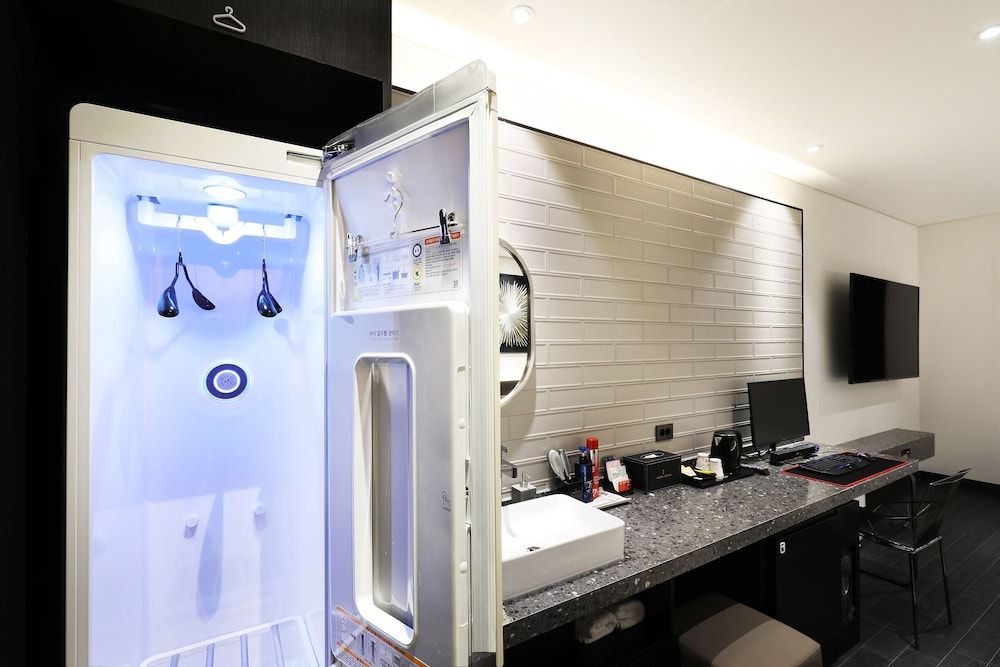 Mari Hotel Premium Double Room 7