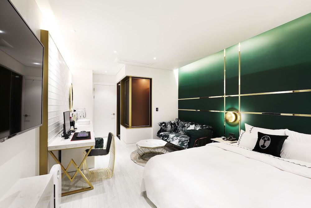 Mari Hotel Premium Double Room 5