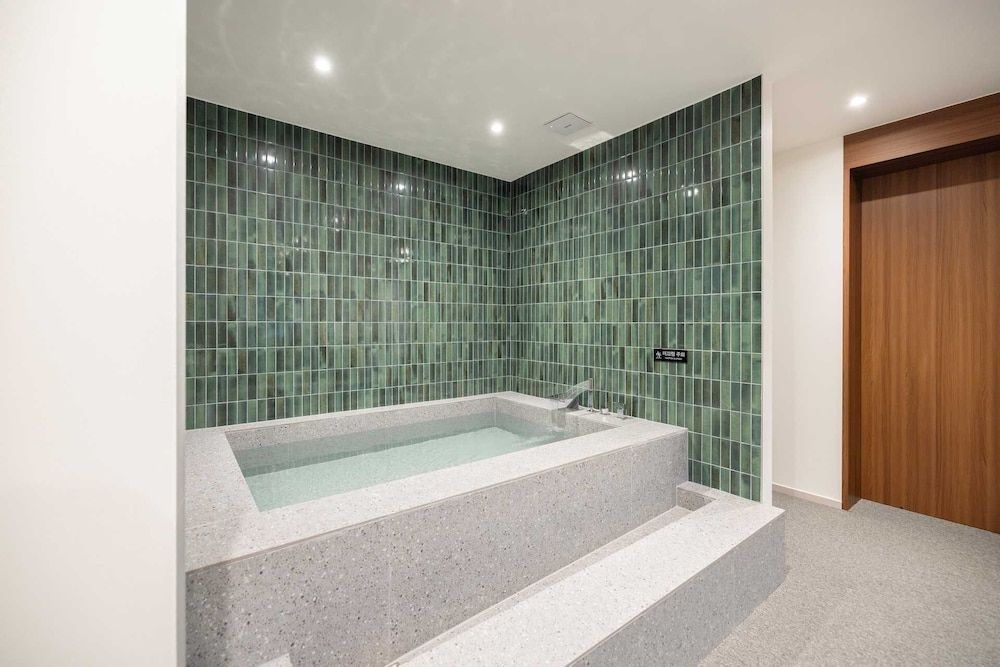 Moor Hotel by Anook Mokpo Wave 16