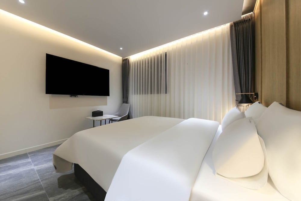 Mokpo Browndot Hotel Peace Square Deluxe Double Room 3
