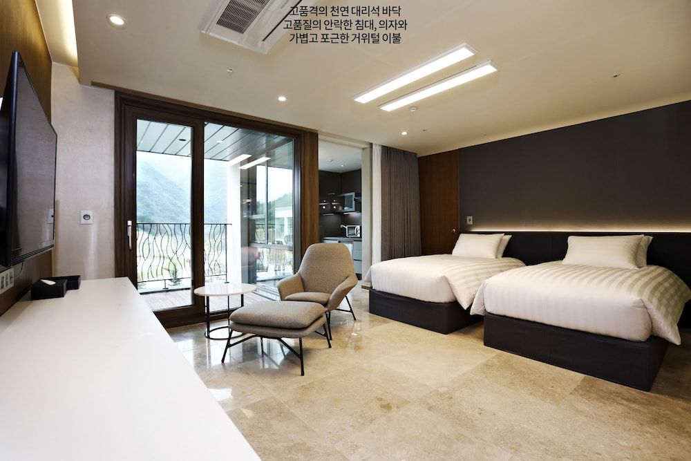 Pine Forest Superior Twin Room