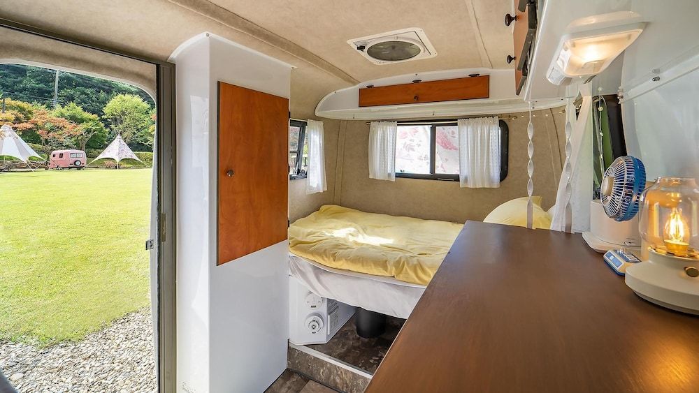 Geumsan Lalaland Caravan Basic Room, 1 Bedroom (Caravan (Mia mustard)) 3