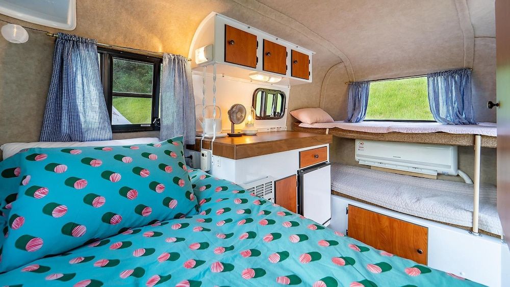 Geumsan Lalaland Caravan Basic Room, 1 Bedroom (Caravan (Deep blue)) 4