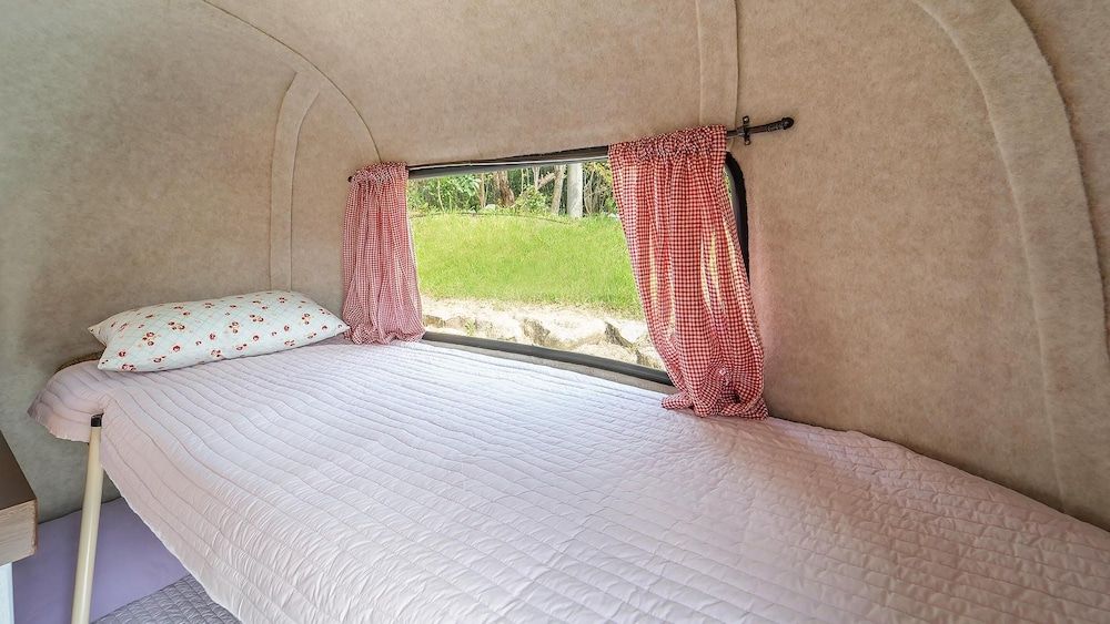 Geumsan Lalaland Caravan Basic Room, 1 Bedroom (Caravan (Lavenderpink)) 5