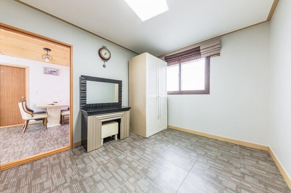 Serence Pension Room (Private) 3