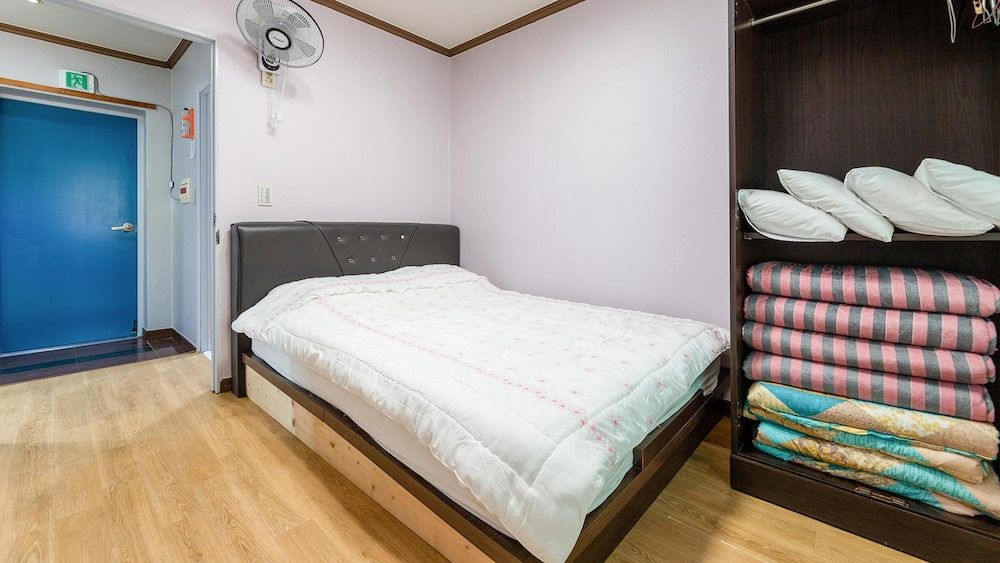 Gapyeong Rainbow Pension Basic Room, 1 Bedroom (Bora) 2