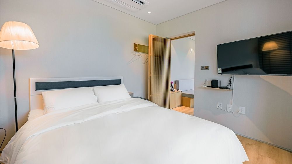 Gapyeong Laputa Resort Basic Room, 1 Bedroom (302(Riverview)) 2