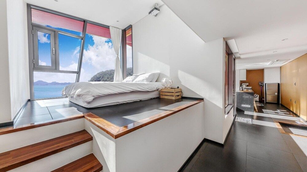 Namhae Pumda Pool Villa Pension Basic Room, 1 Bedroom (Ggoom)