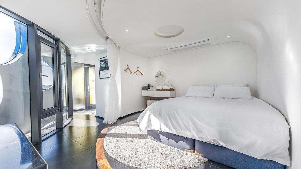 Namhae Pumda Pool Villa Pension Basic Room, 1 Bedroom (Ma eum) 2