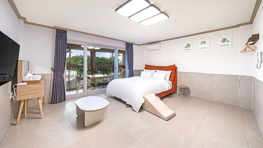 Namhae Dangdangi Dog Pension Blue Basic Room, 1 Bedroom (Malte2)