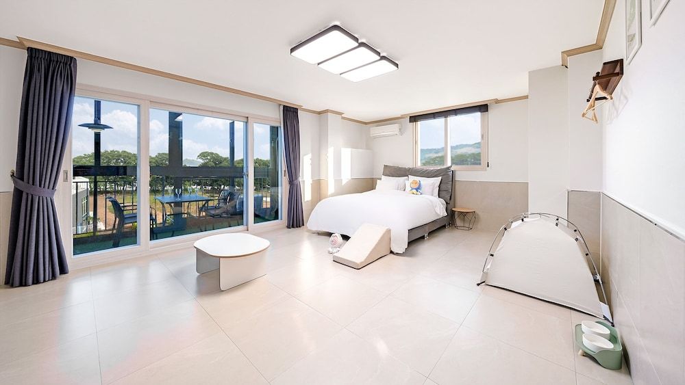 Namhae Dangdangi Dog Pension Blue Basic Room, 1 Bedroom (Poodle3)