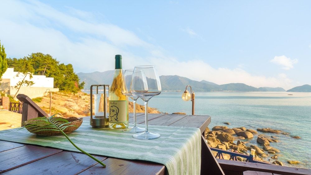 Namhae Opera House Pension Basic Room, 1 Bedroom (Othello(103,Ocean view)) 8