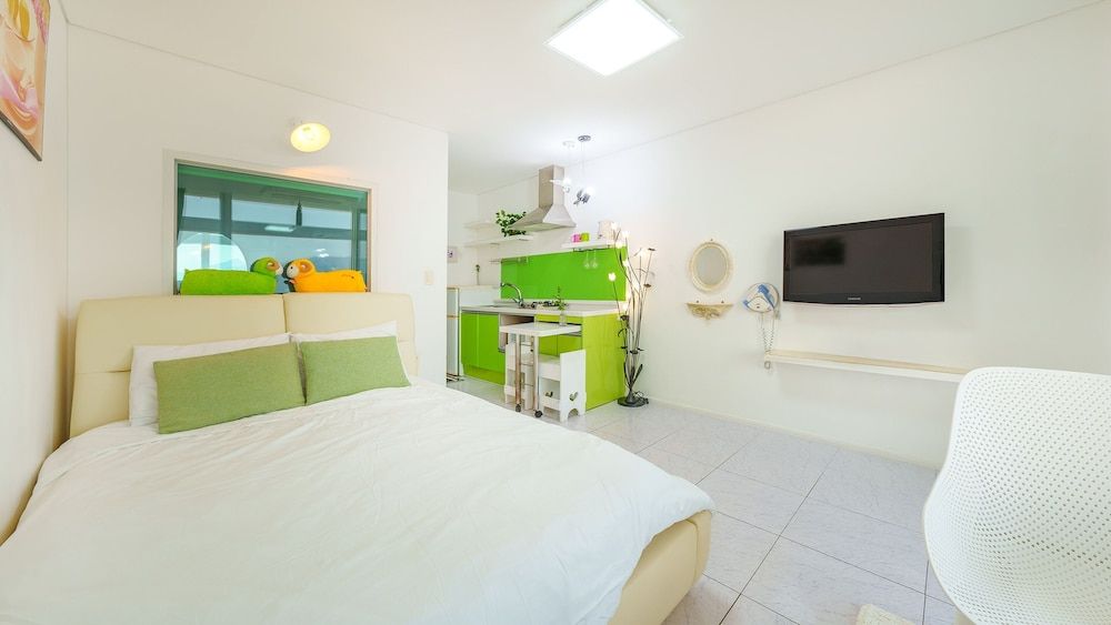 Namhae Opera House Pension Basic Room, 1 Bedroom (Othello(103,Ocean view)) 4