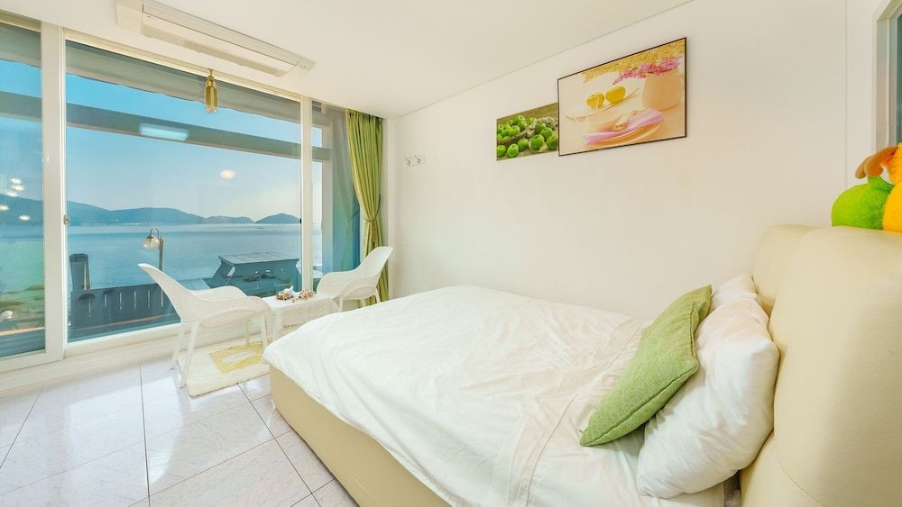 Namhae Opera House Pension Basic Room, 1 Bedroom (Othello(103,Ocean view)) 2