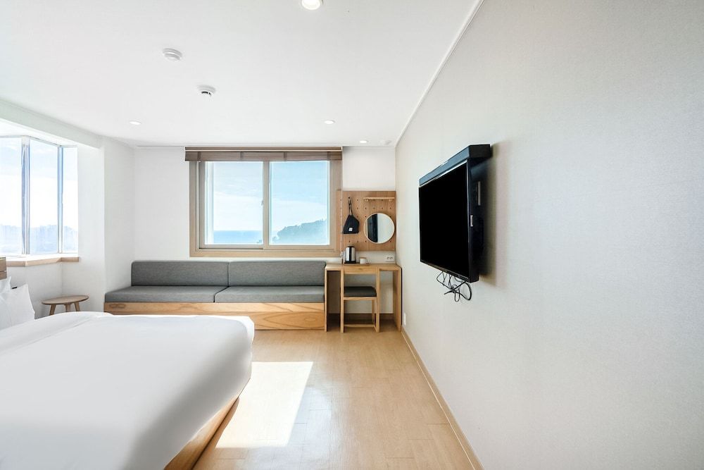 Heyy Seogwipo Panorama Double Room, Ocean View 6
