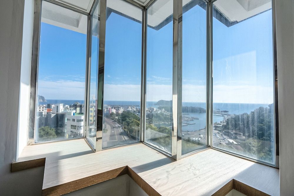 Heyy Seogwipo Panorama Double Room, Ocean View 4