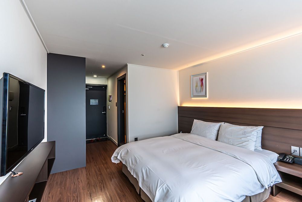 Hotel The Grang Jungmun Premium Double Room 2