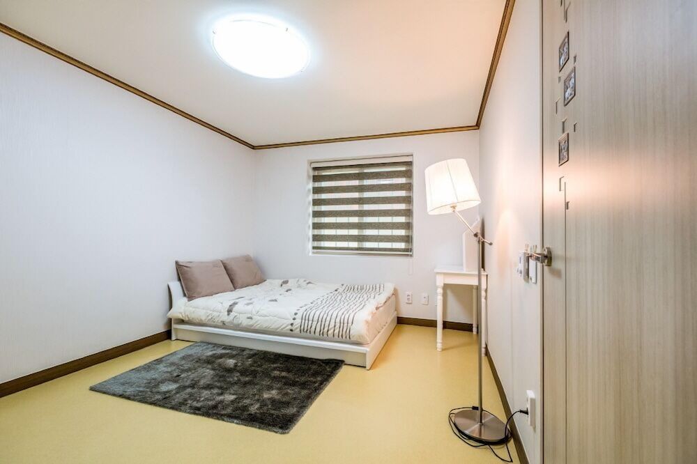 Gajok Pension Room (First Floor) 2