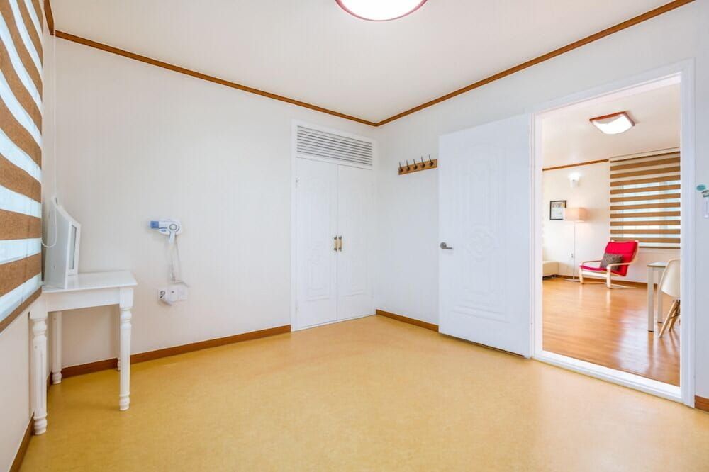 Gajok Pension Room (Second Floor) 7