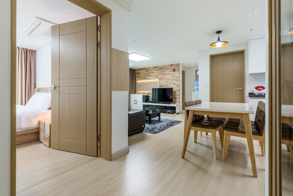 JS Residence Hotel Okpo Business Apartment, City View 9