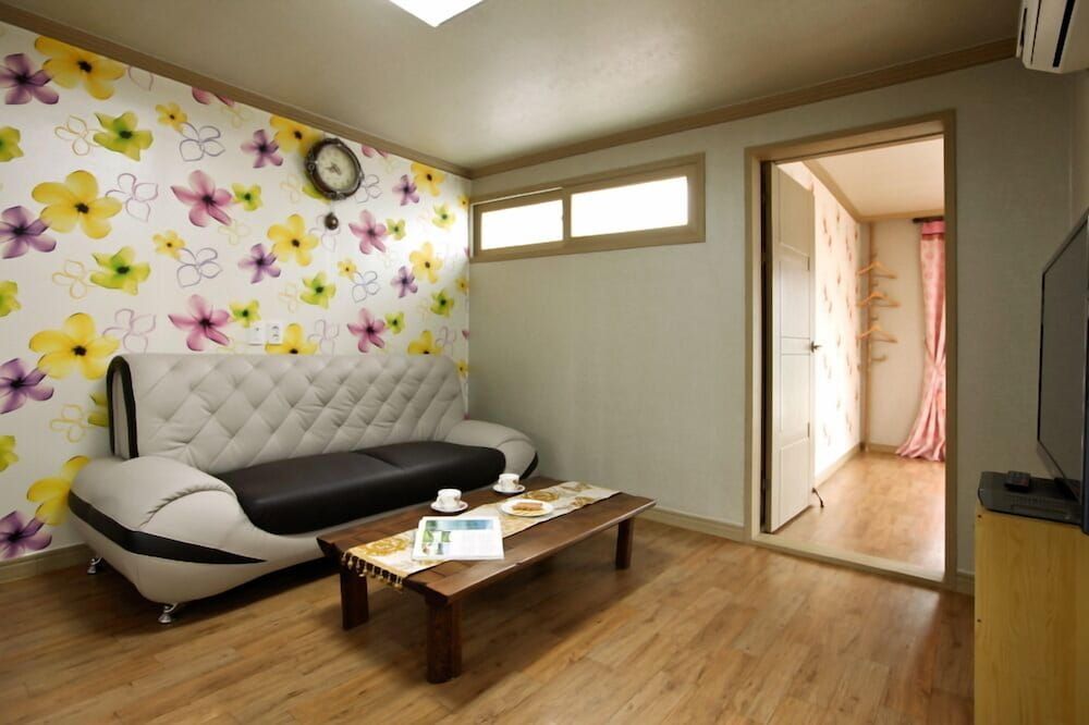 Mulbit Hanul Room (Eunhasoo)