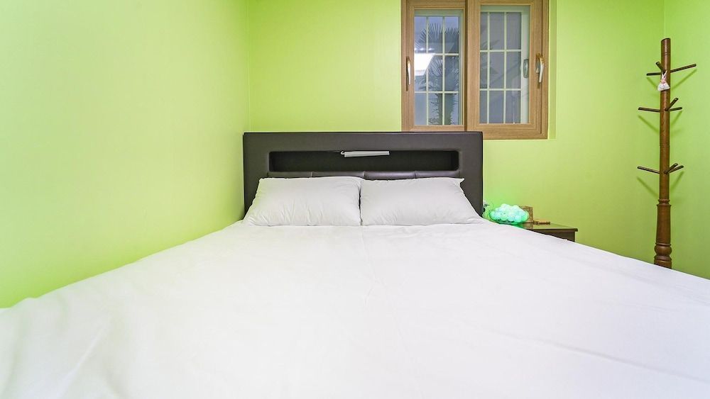 Geoje Araon Pension Basic Room, 1 Bedroom (Orion) 3