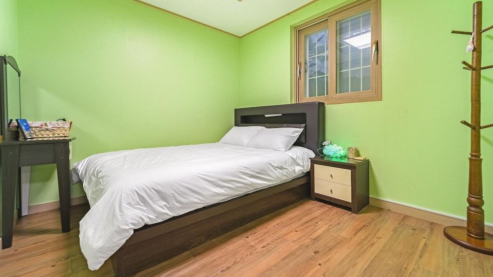 Geoje Araon Pension Basic Room, 1 Bedroom (Orion) 2