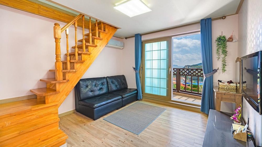 Geoje Araon Pension Basic Room, 1 Bedroom (Carib (bok-cheung)) 3