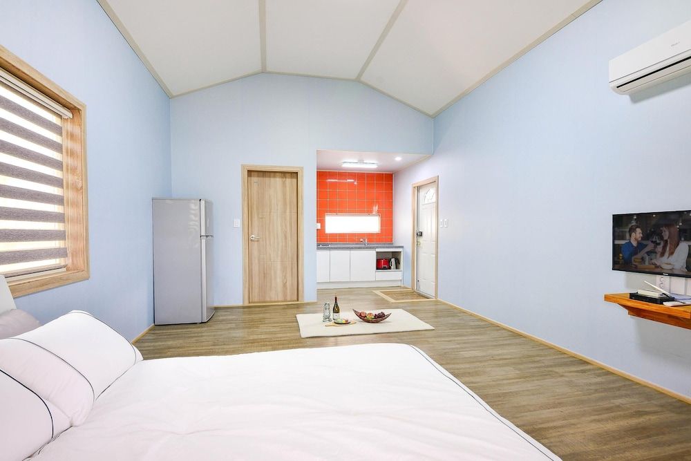 Samcheok Good Friend Pension Basic Room, 1 Bedroom (202 ( F2 )) 5