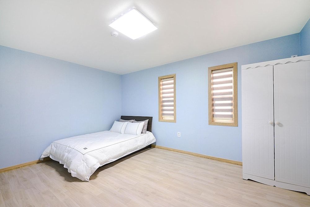 Samcheok Good Friend Pension Basic Room, 1 Bedroom (203 ( F2 )) 2