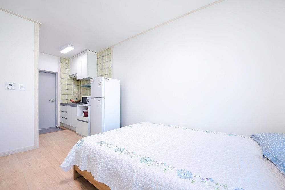 Samcheok Jisu Pension Basic Room, 1 Bedroom (301) 4
