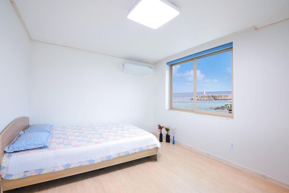 Samcheok Jisu Pension Basic Room, 1 Bedroom (402) 2