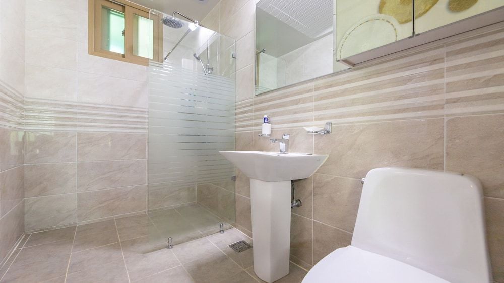 Samcheok Greenhyang Pension Basic Room, 1 Bedroom (Maehwa) 6