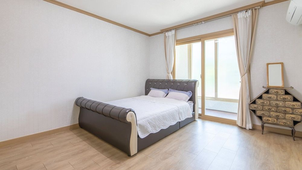 Samcheok Greenhyang Pension Basic Room, 1 Bedroom (Maehwa) 2