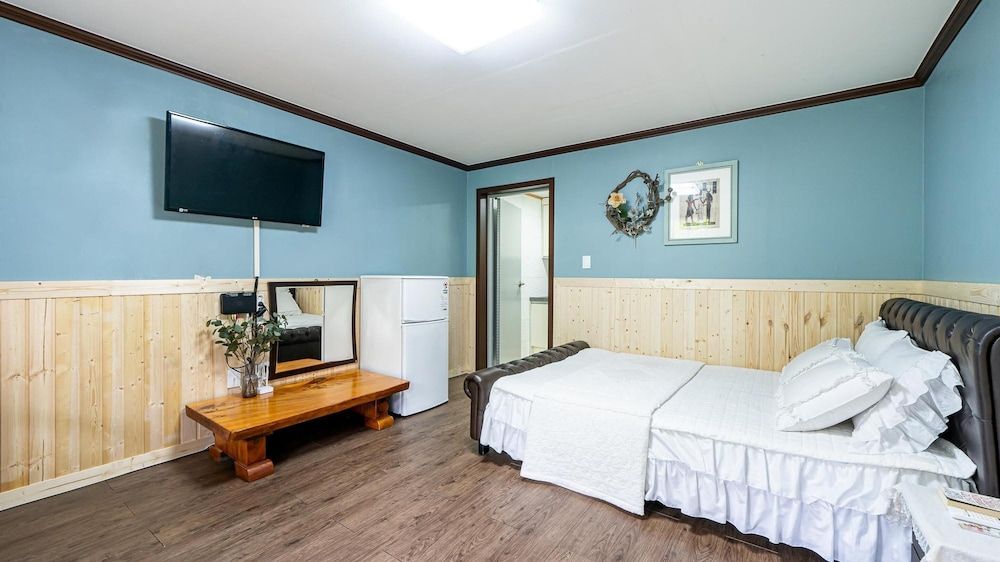 Samcheok Garden Pension Basic Room, 1 Bedroom (Whiparamsae ( F1 )) 3