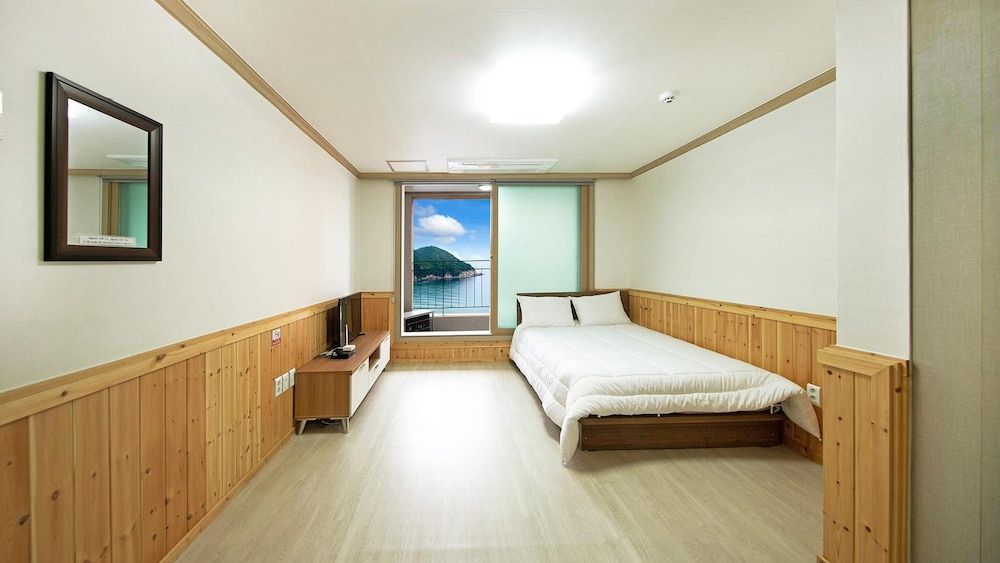 Samcheok Haega Pension Basic Room, 1 Bedroom (202(ocean view)) 3