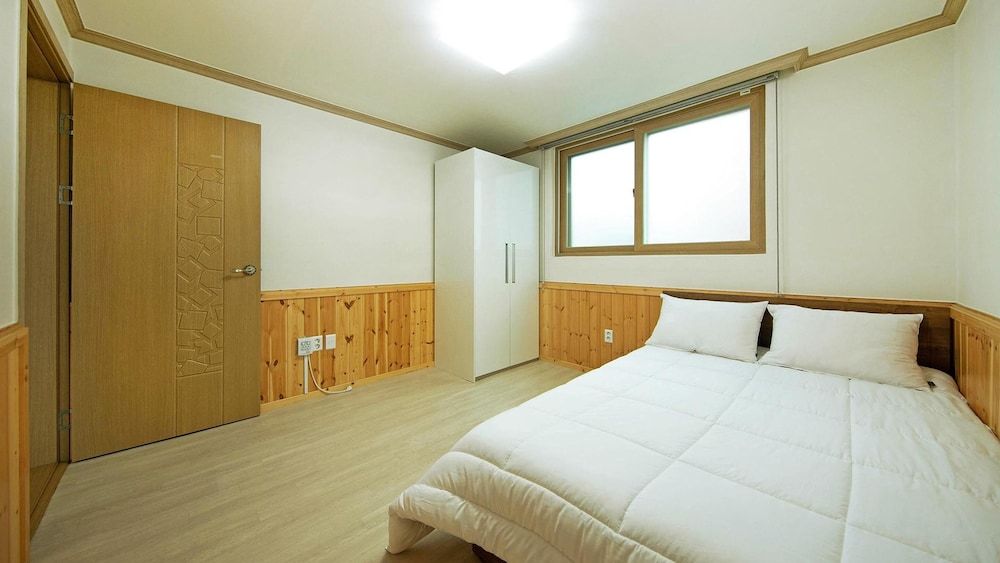 Samcheok Haega Pension Basic Room, 1 Bedroom (203(ocean view))