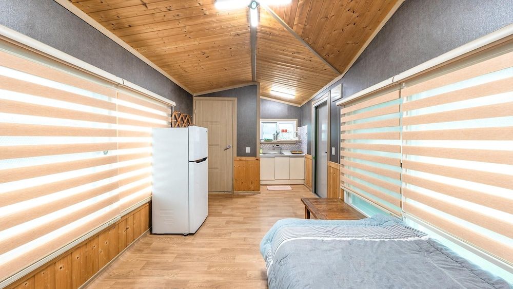 Samcheok Sol Beach Pension Basic Room, 1 Bedroom (Danchengbyeolchea 1) 2