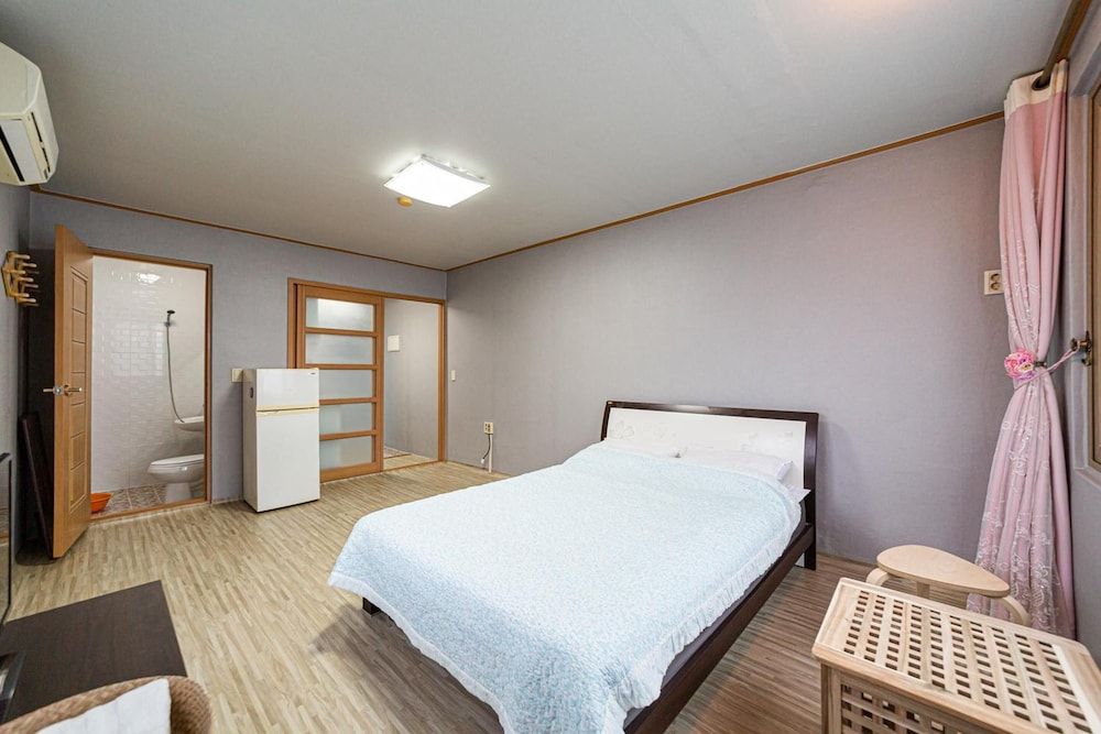 Samcheok Sol Beach Pension Basic Room, 1 Bedroom (Iris) 4