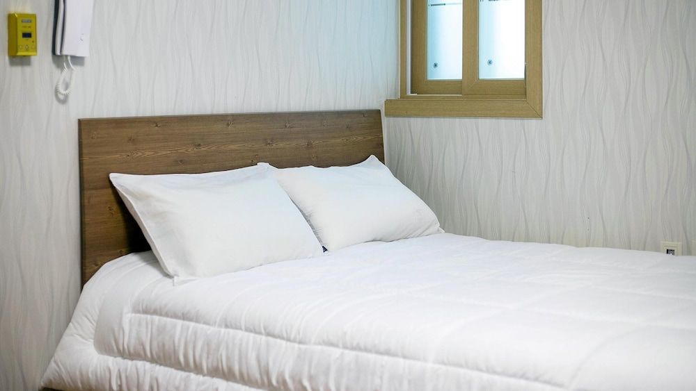 Samcheok Eoulim Pension Basic Room, 1 Bedroom (102) 4