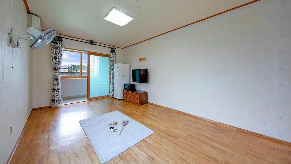 Samcheok Donghae Pension Basic Room, 1 Bedroom (201) 2