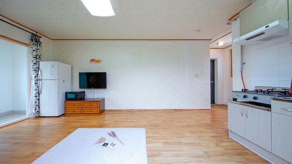 Samcheok Donghae Pension Basic Room, 1 Bedroom (201) 3