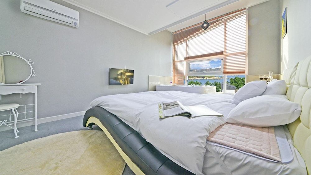 Janghohang J Story Spa Pension Basic Room, 1 Bedroom (303(SPA))