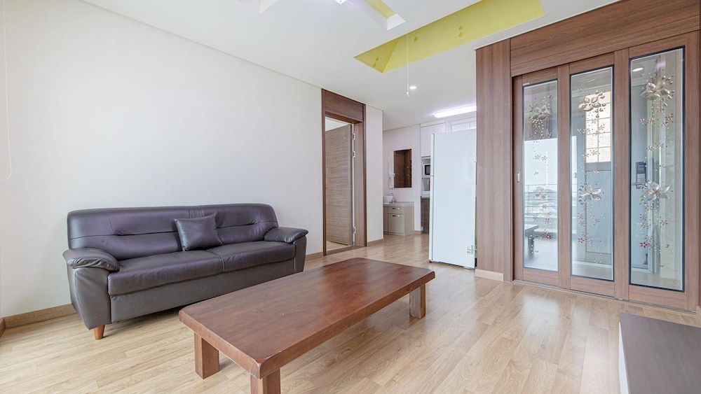 Samcheok Santorini Pension Basic Room, 1 Bedroom (3dadong 102) 9