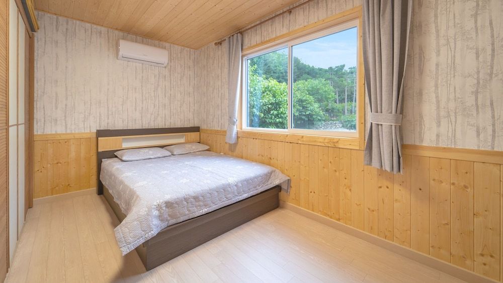 Samcheok Elroi Pension Basic Room, 1 Bedroom (huerim)