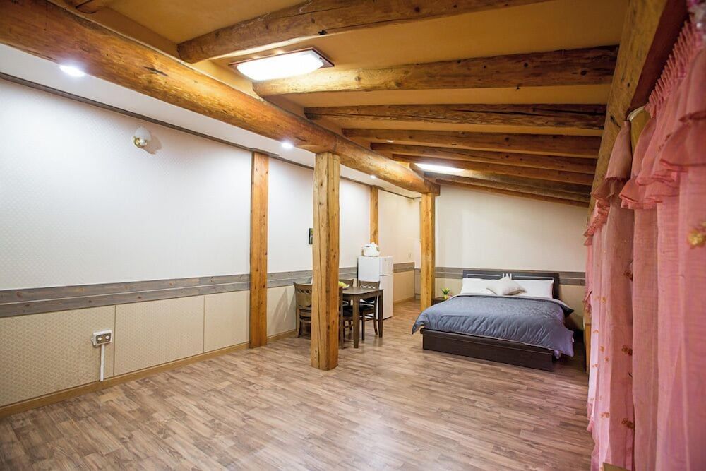 Vivaldi house Room (Hyangnamu) 2