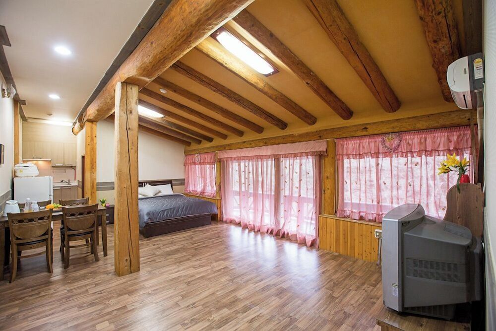 Vivaldi house Room (Hyangnamu) 3