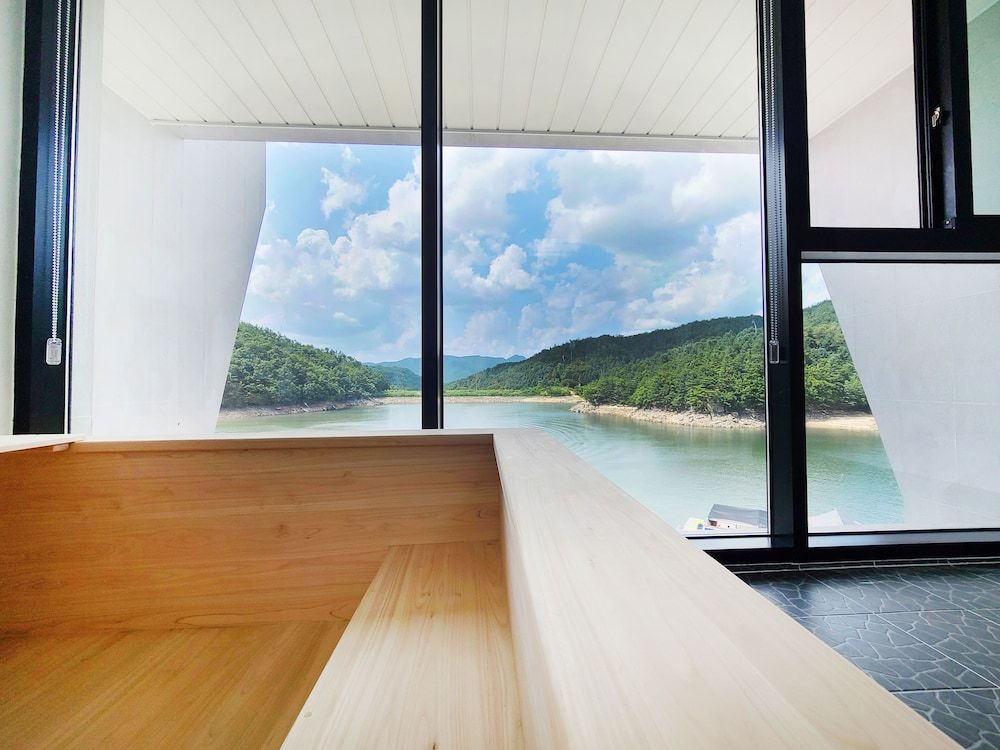 THE KAYS Deluxe Double Room (B) 4