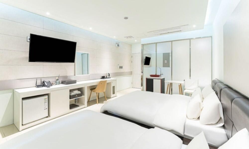 Gimpo Pentastar Hotel Deluxe Twin Room 2