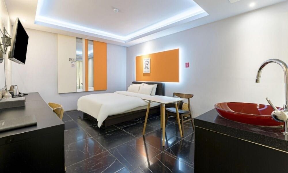 Gimpo Pentastar Hotel Deluxe Double Room